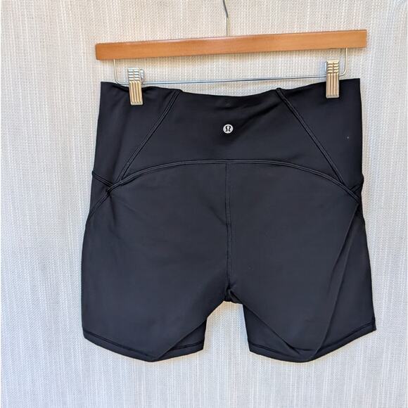 Lululemon W7ADPS Black High-rise Train Times Mini Short *6", size 10 - Picture 3 of 4